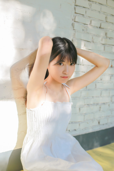 老板不让穿乳罩